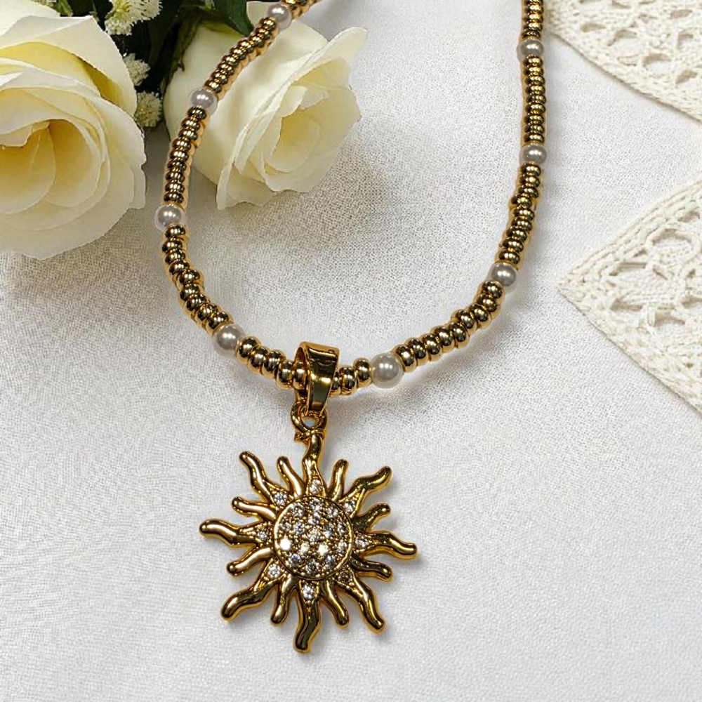 SALE!! Gold Sun Pendant Necklace NWT - Picture 2 of 5